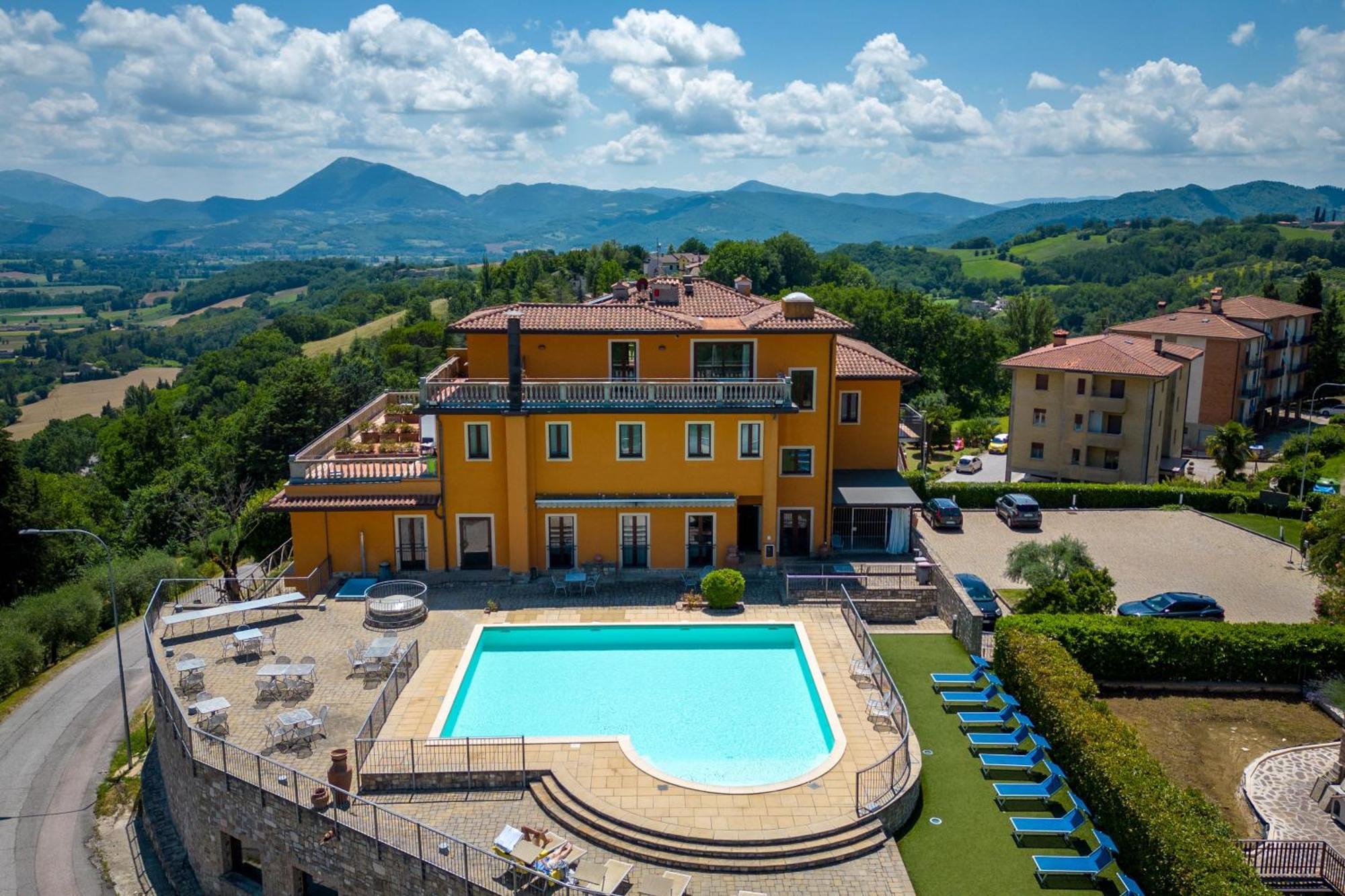 Fortebraccio Montone  Extérieur photo